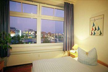 קיל Hotel Am Schwedenkai מראה חיצוני תמונה